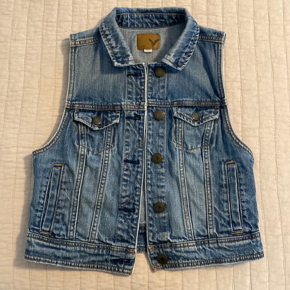 American Eagle Denim Vest: size small